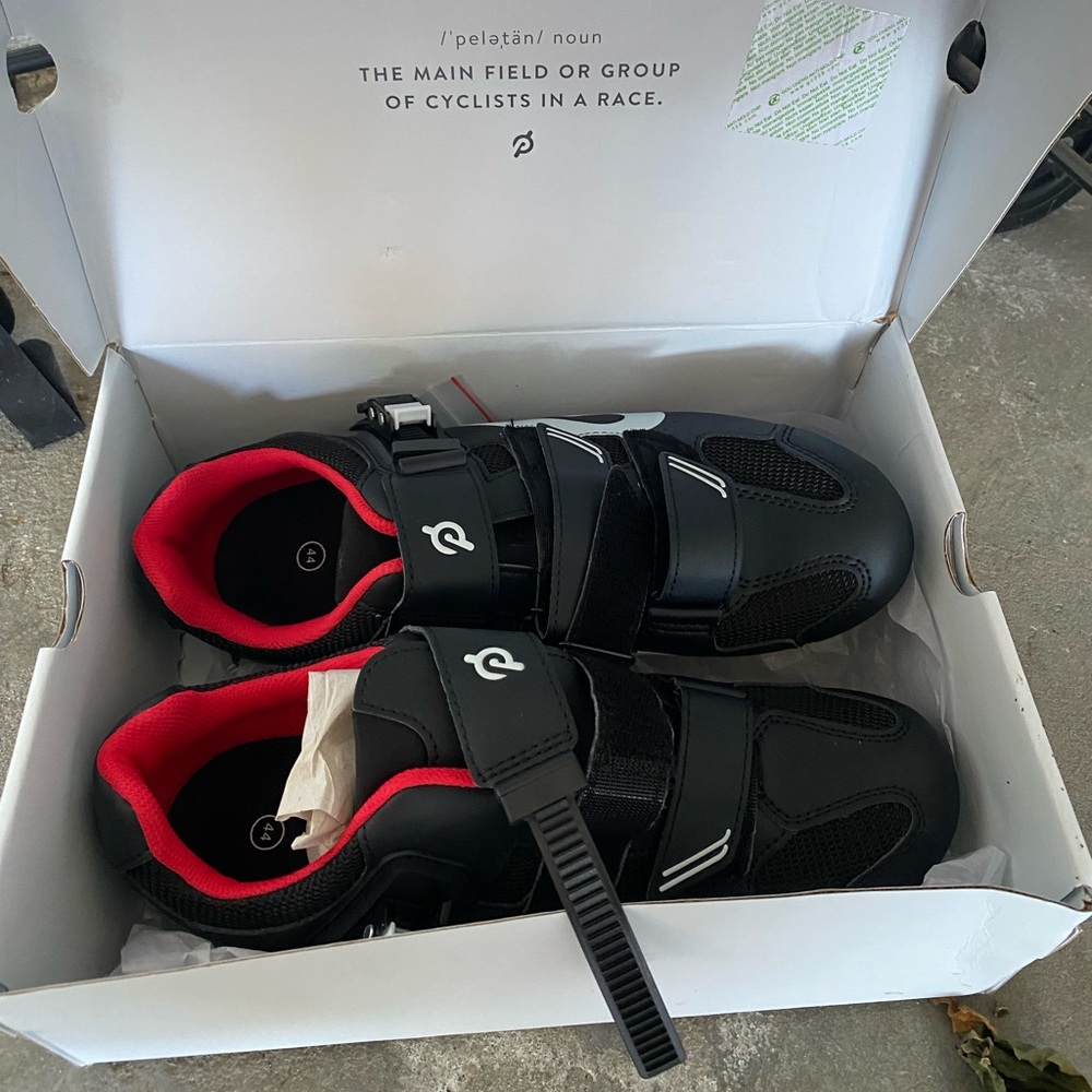 New in box peloton cycling shoes, size 44